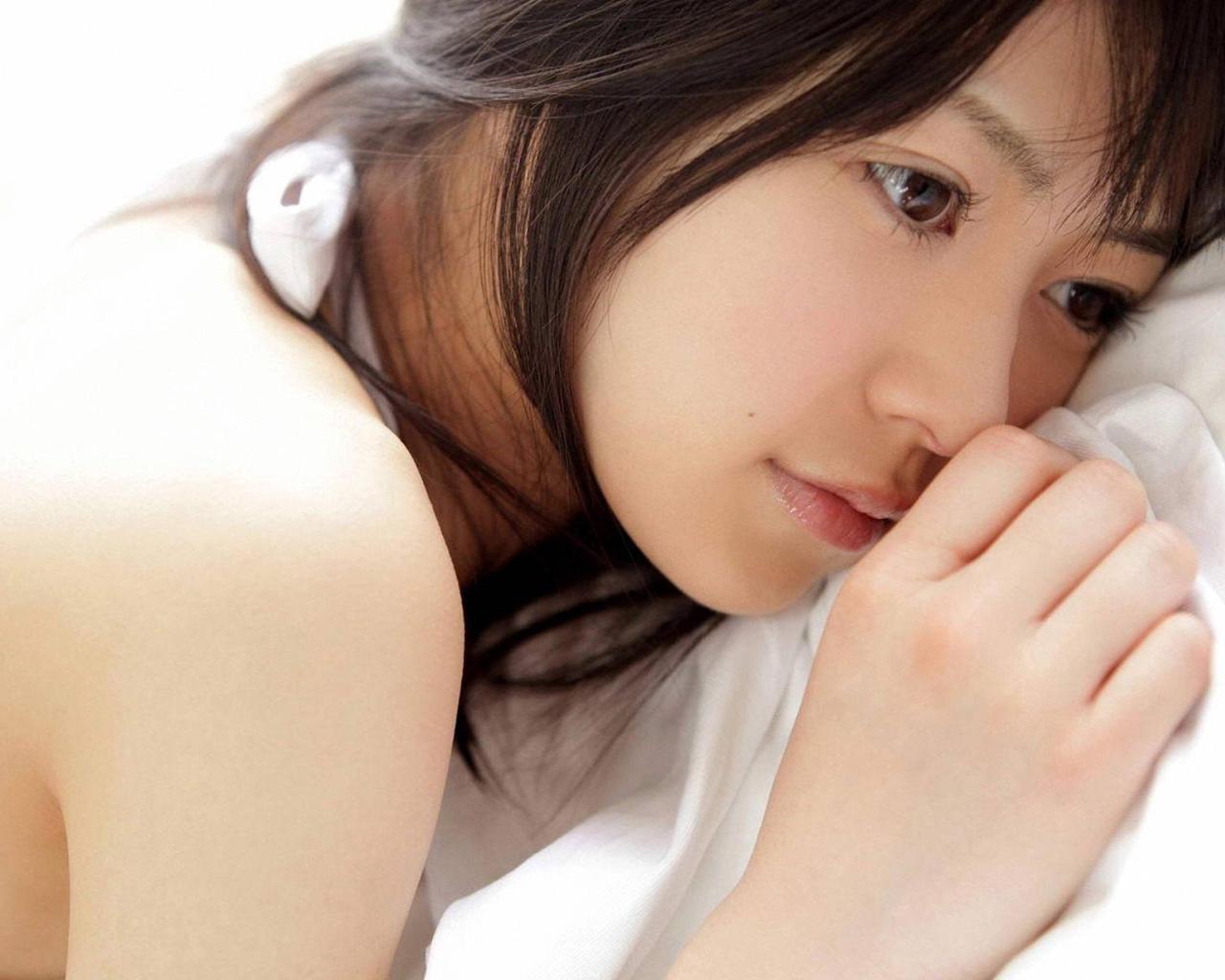 brunette, asian, bed, cute