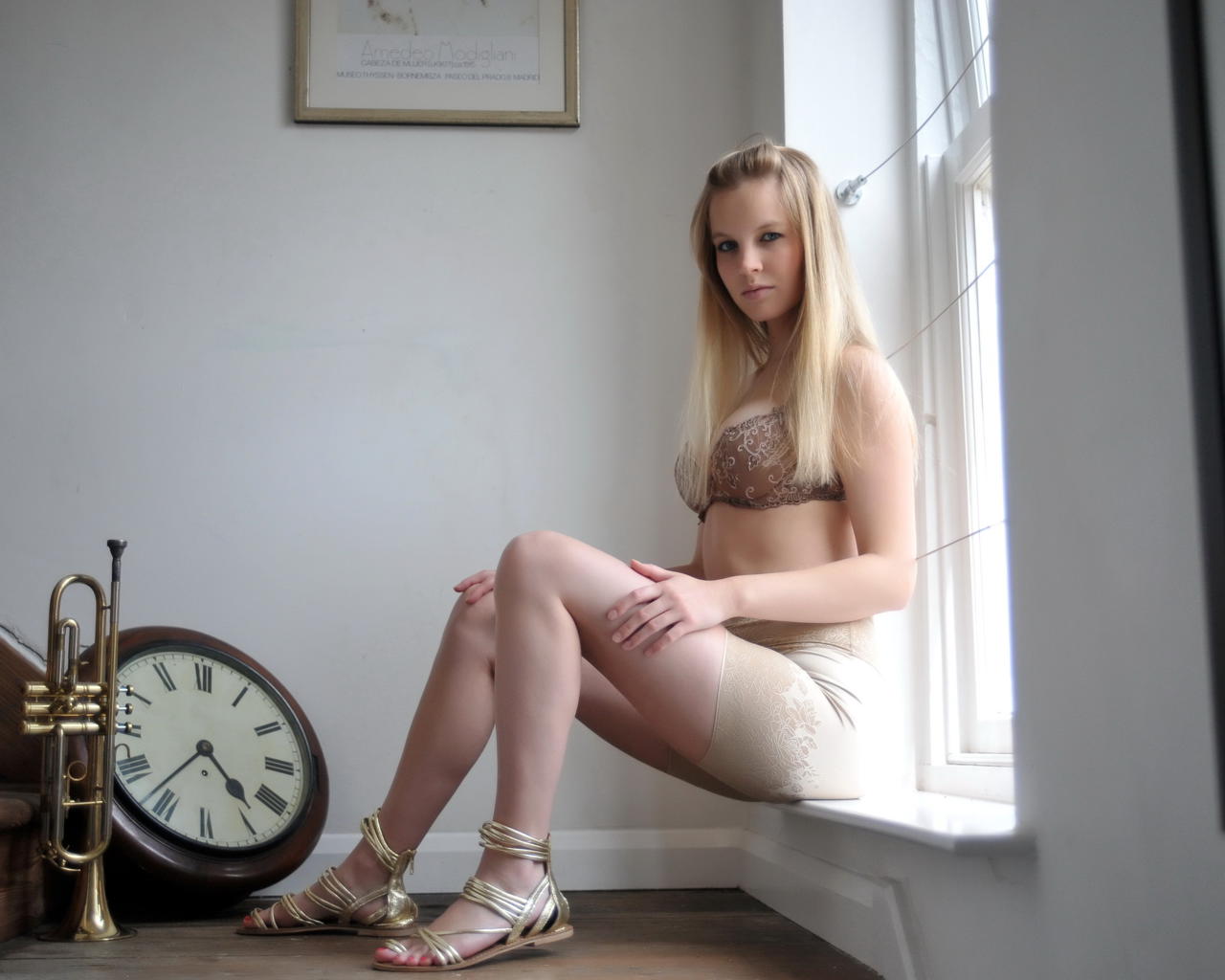 girls, lingerie, tits, models, blonde, malisa moir, clock, trumpet, rose delight