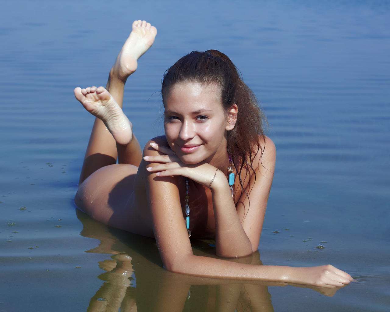 lidija, brunette, sexy girl, nude, naked, water, wet, smile, beads, ponytail, irina j, afrodita, hi-q