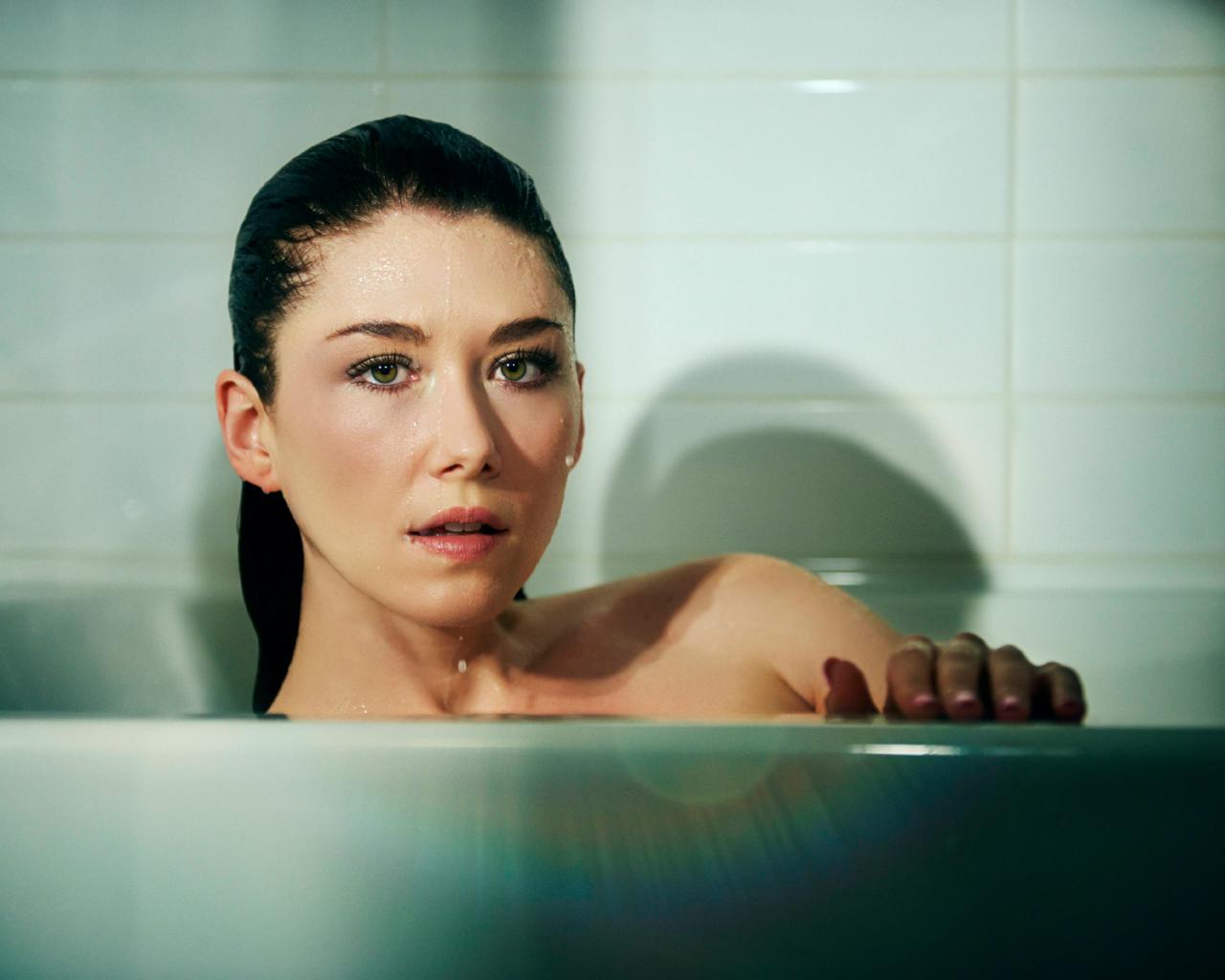 jewel staite, bath, bathtub, bath tub, kaylee, firefly, serenity