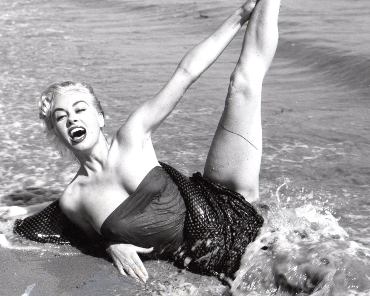 jeanne carmen, blonde, american, actress, pin up, glamour, model, sexy babe, long hair, laying, beach, sand, water, wet, clothes, spread, legs, erotic, retro, pin up style, jeannie carman, saba dareaux, black and white