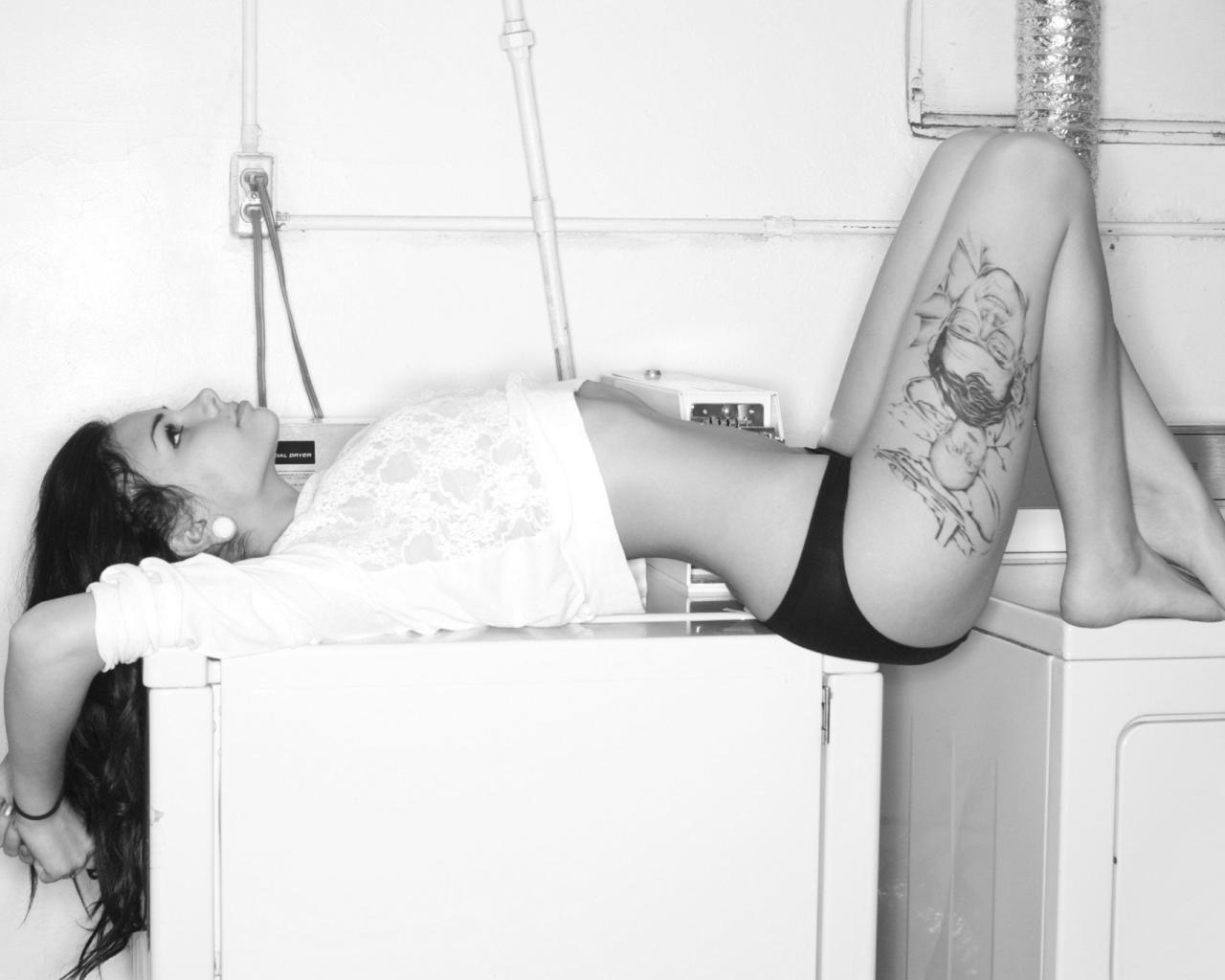 model, unknow, op art, beauty, legs, tattoo