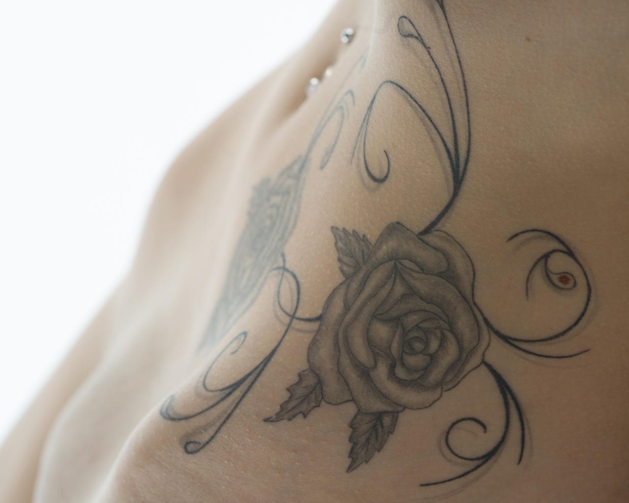 princess, erotic, shaved pussy, shaved, nude, naked, tattoo