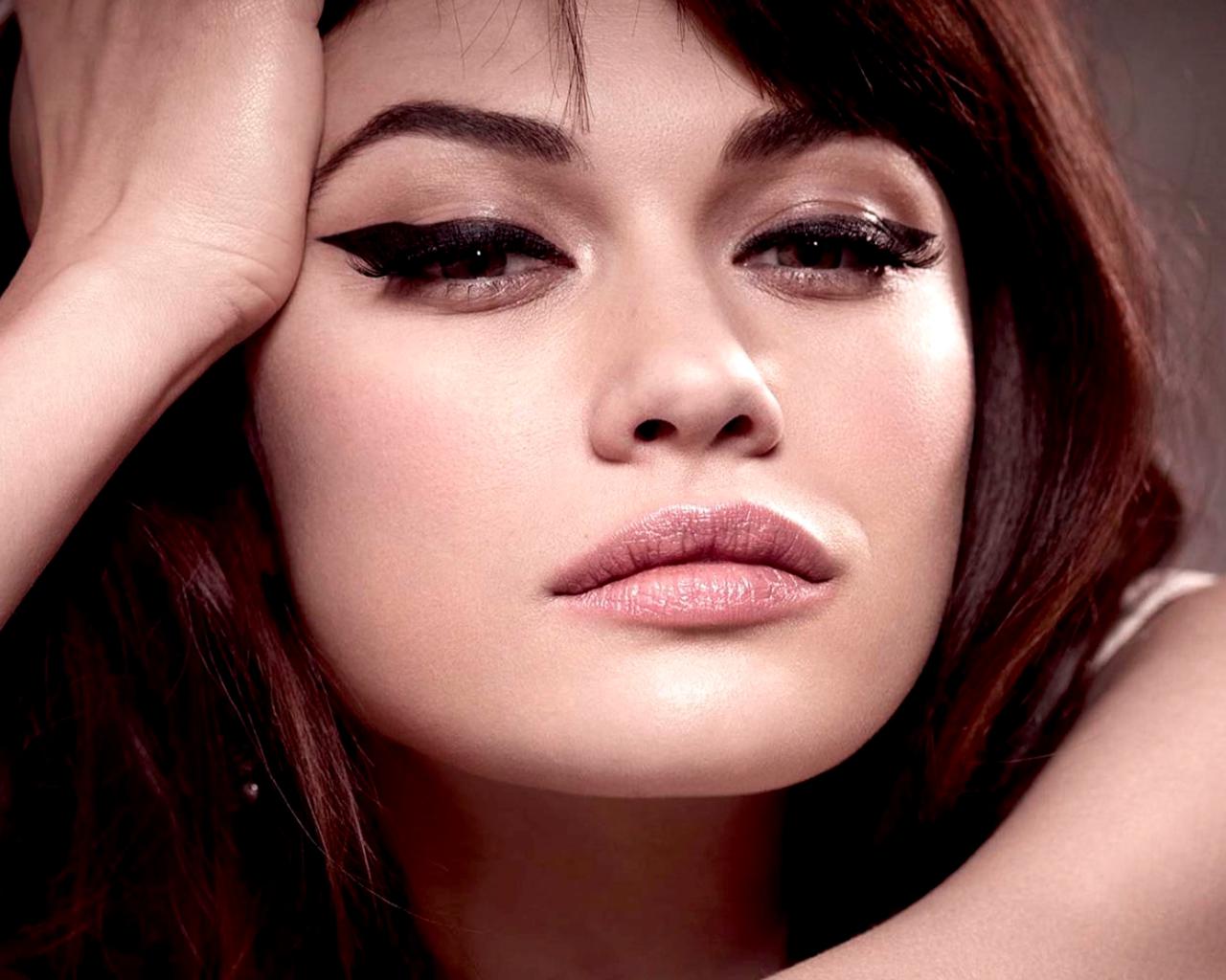olga kurylenko, actress, beautiful, brunette, lips, face, portrait