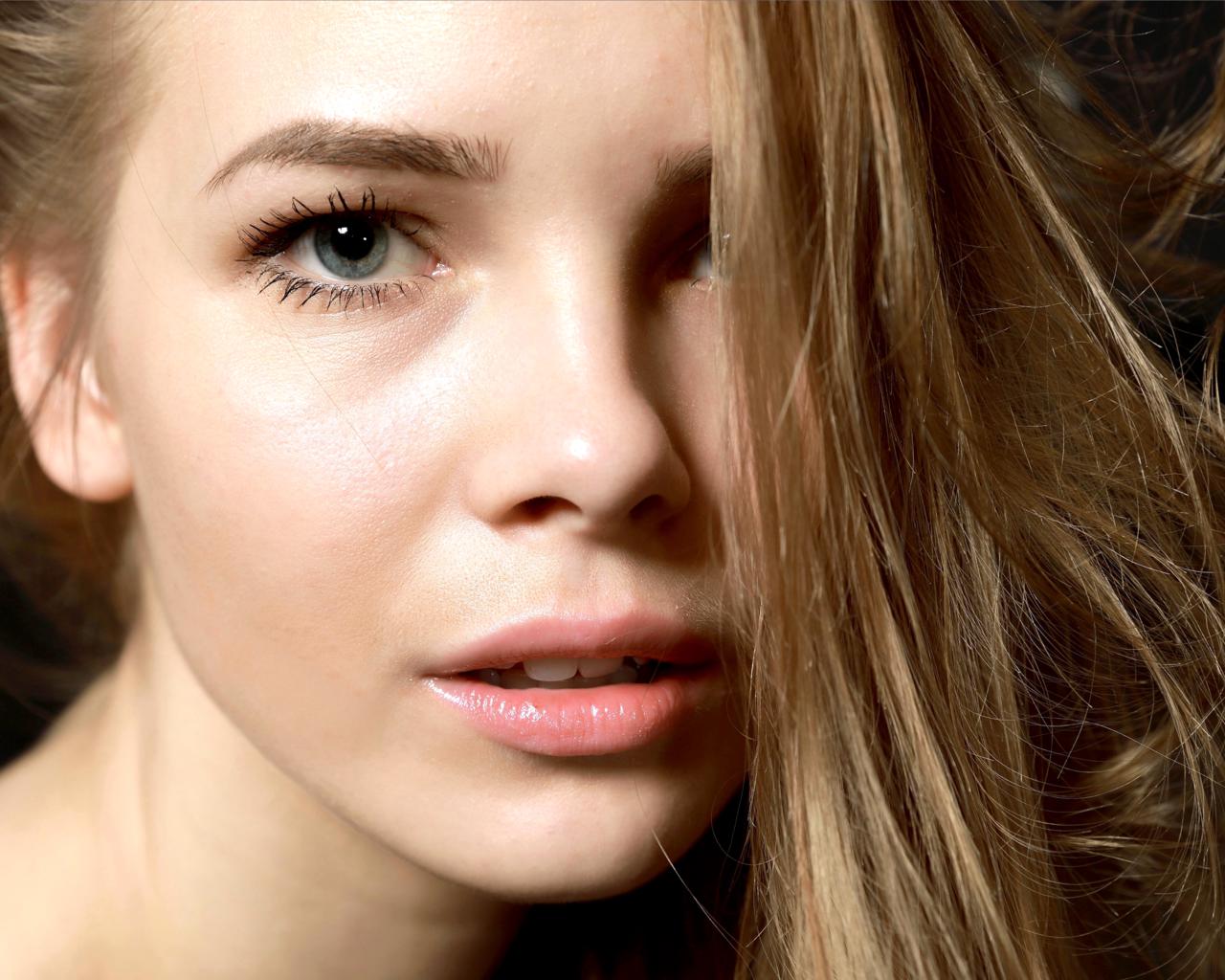 carolina, carolina sampaio, model, blue eyes, russian, sensual lips, beautiful, face