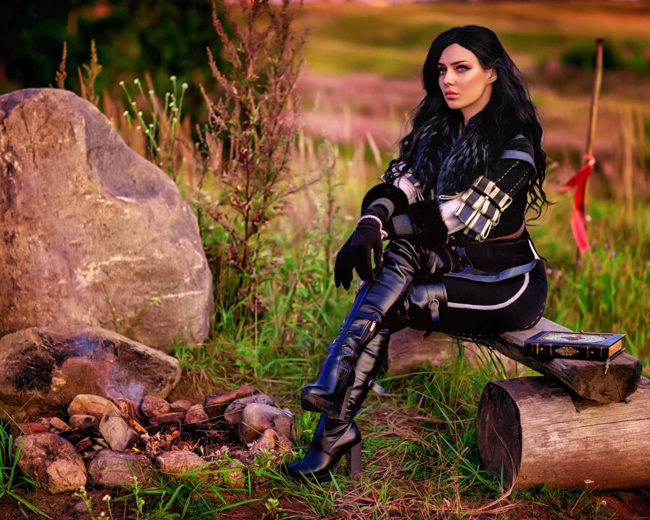 brunette, cosplay, outdoor, thight clothes, erotic, yennefer of vengerberg, babes in boots, overknee boots