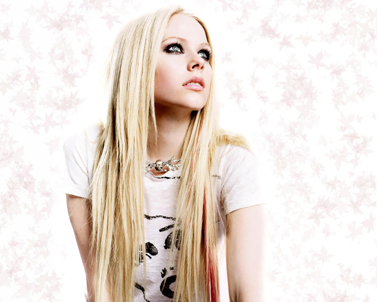 Download Photo 1280x1024 Avril Lavigne Blonde Long Hair Sexy