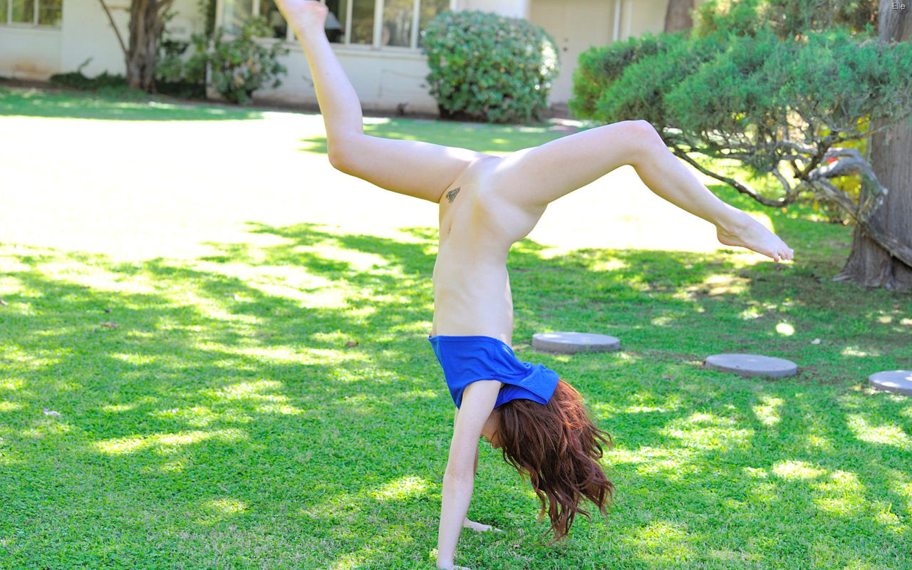 elle, elle alexandra, pussy, grass, legs, small tits, tiny tits