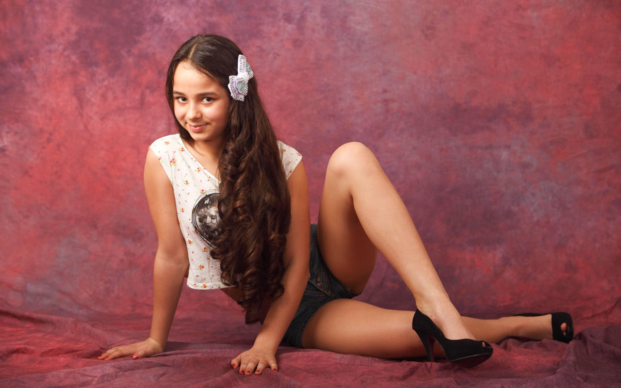 sabina, teen, pretty, cute, girl, young, non nude, jeans shorts, brunette