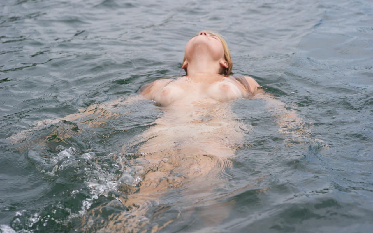 princess, boobs, nude, naked, erotic, water, wet