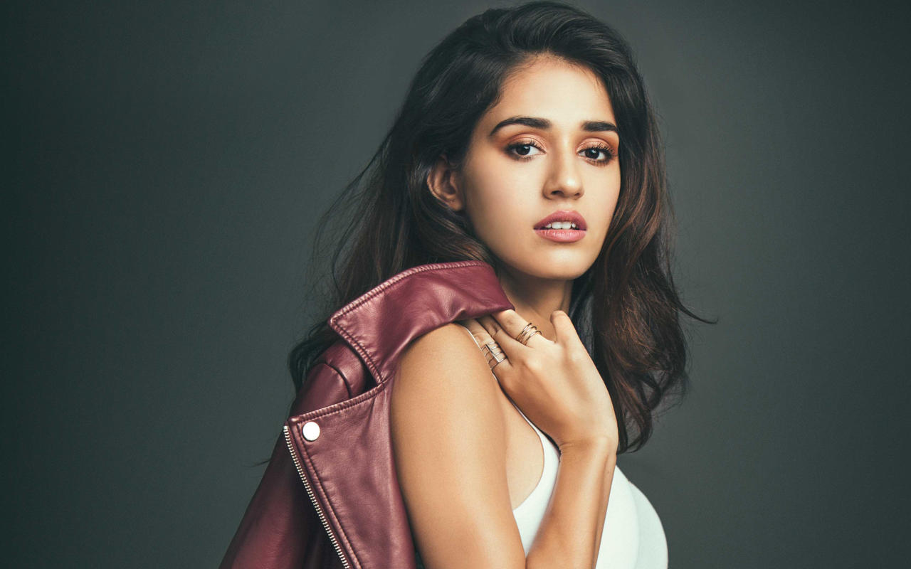 disha patani, actress, black hair, model