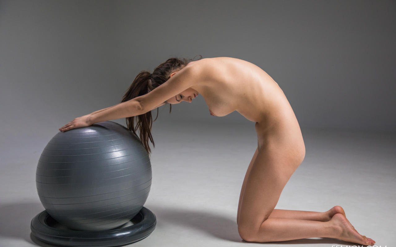 alisa i, nude, brunette, tanned, boobs, big tits, nipples, gym