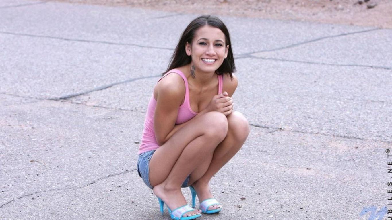 amia, amia moretti, amia miley, beauty, brunette, beautiful, latina, beautiful body, tight body, smile, pornstar, teen, look, charming smile, shorts