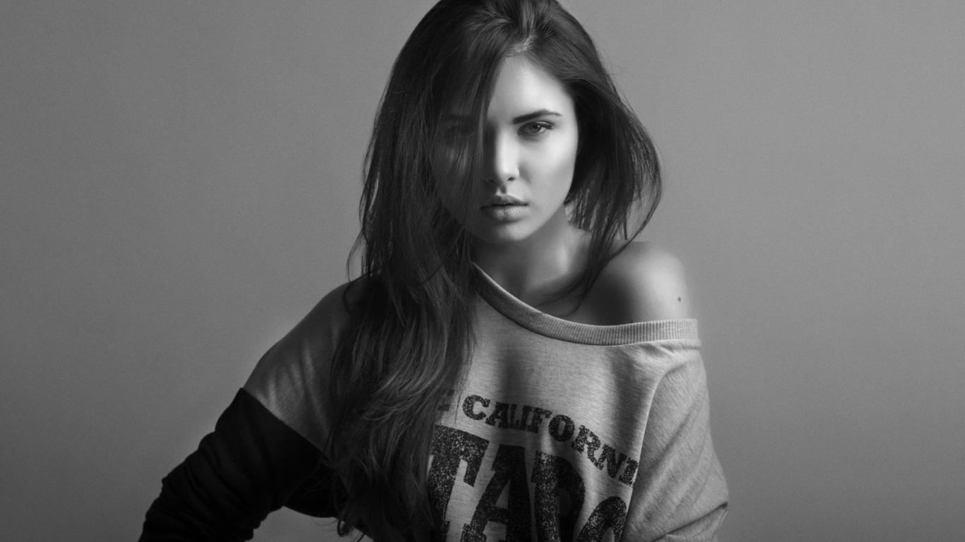 laura, brunette, sexy girl, long hair, view, look, portrait, skinny, delicious, sexy, perfect girl