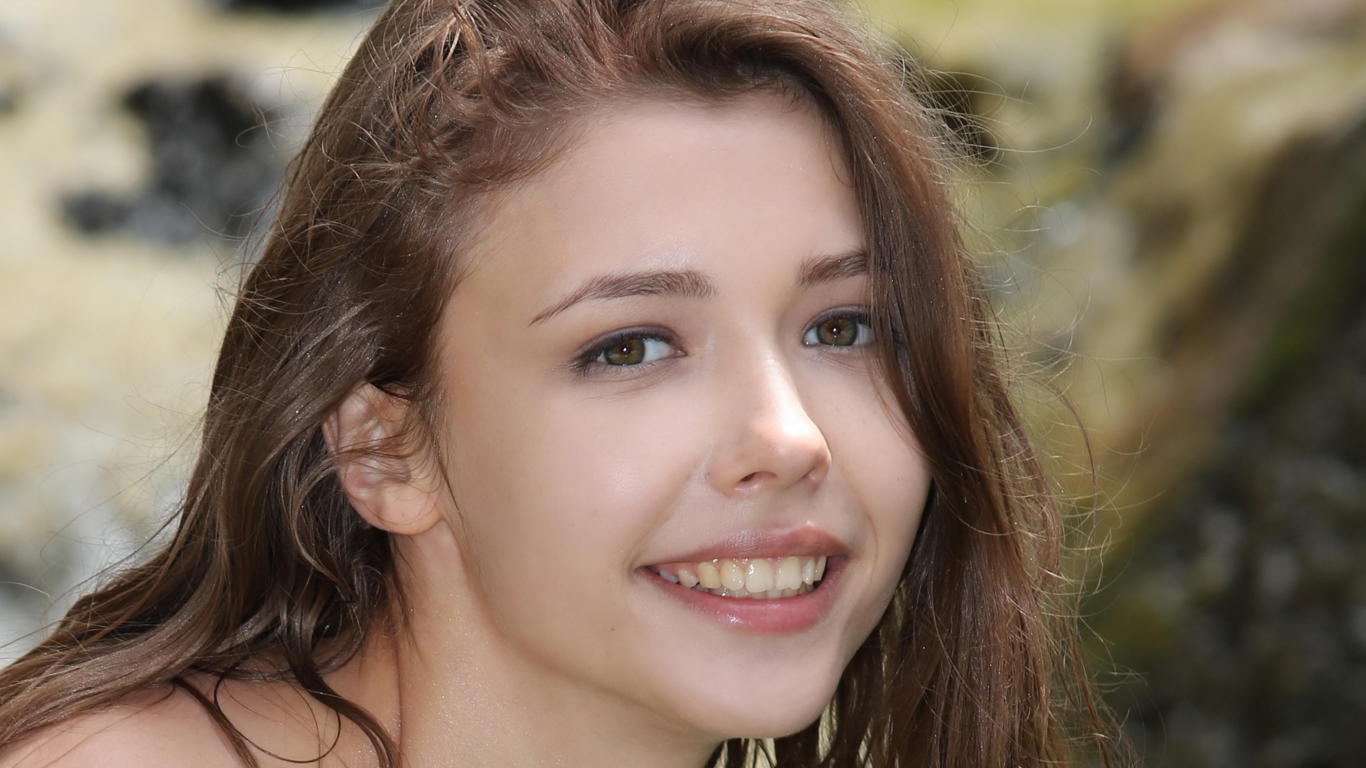 mila, mila azul, brunette, water fun, smile, face, eyes, mia i, milla, milla d, milla y, milla azul