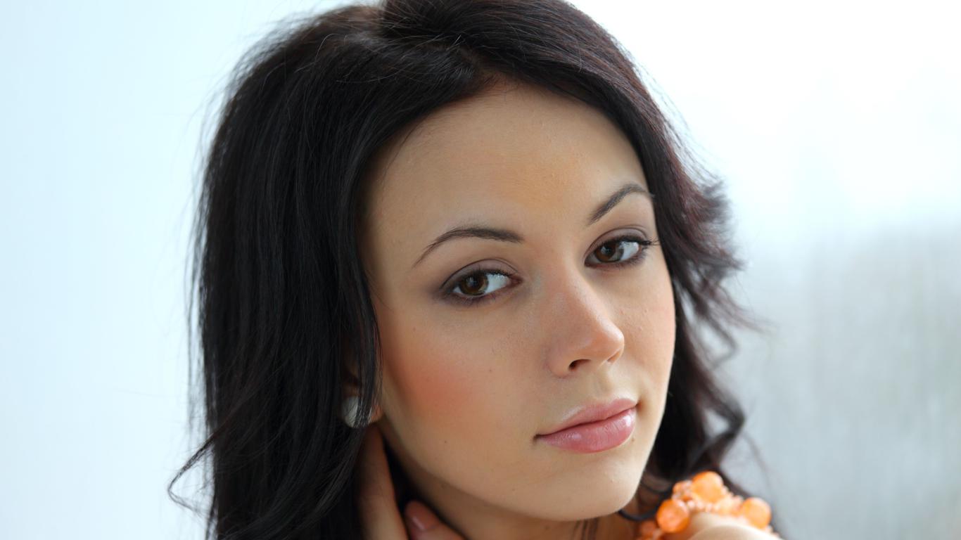 sheri vi, joanna, darina, genie, divina, model, awesome, babe, dark hair, russian, sensual lips, face