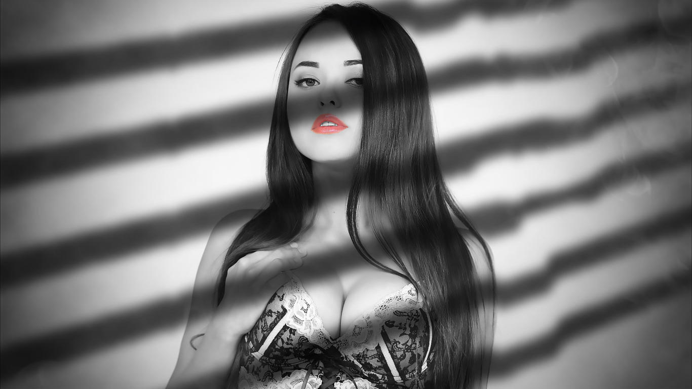 li moon, bra, noir, sexy, brunette, red lips, kiki