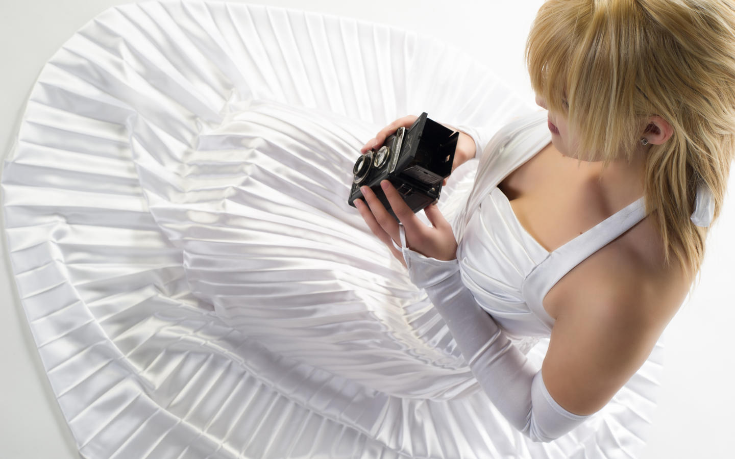 princess, dress, white, erotic, girls, wedding dress, retro camera, camera, medium format camera