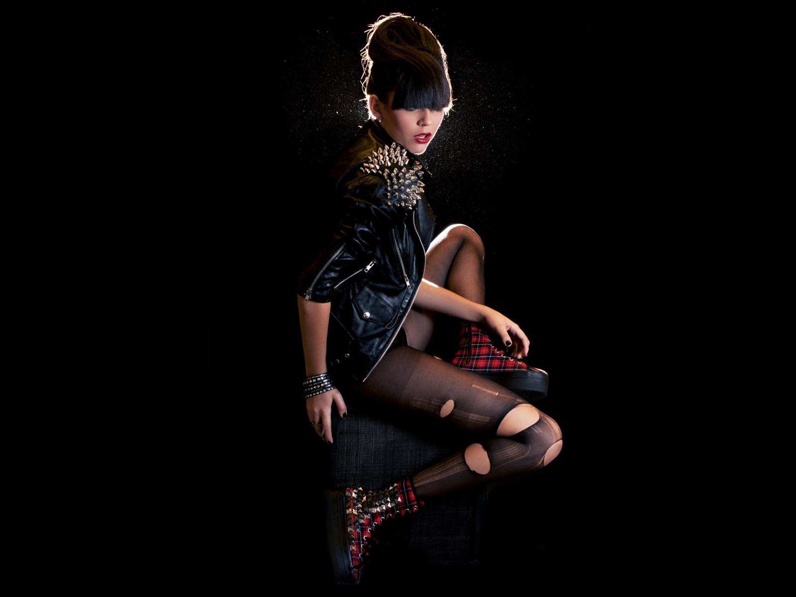 valentina damasco, slim, brunette, fashion, glamour, model, sexy babe, long hair, posing, sitting, casual wear, sexy, dressed, leather jacket, destroyed, pantyhose, sneakers, ultra, hi-q, own cut, minimalist wall, valentina, widescreen cut, best, best quality