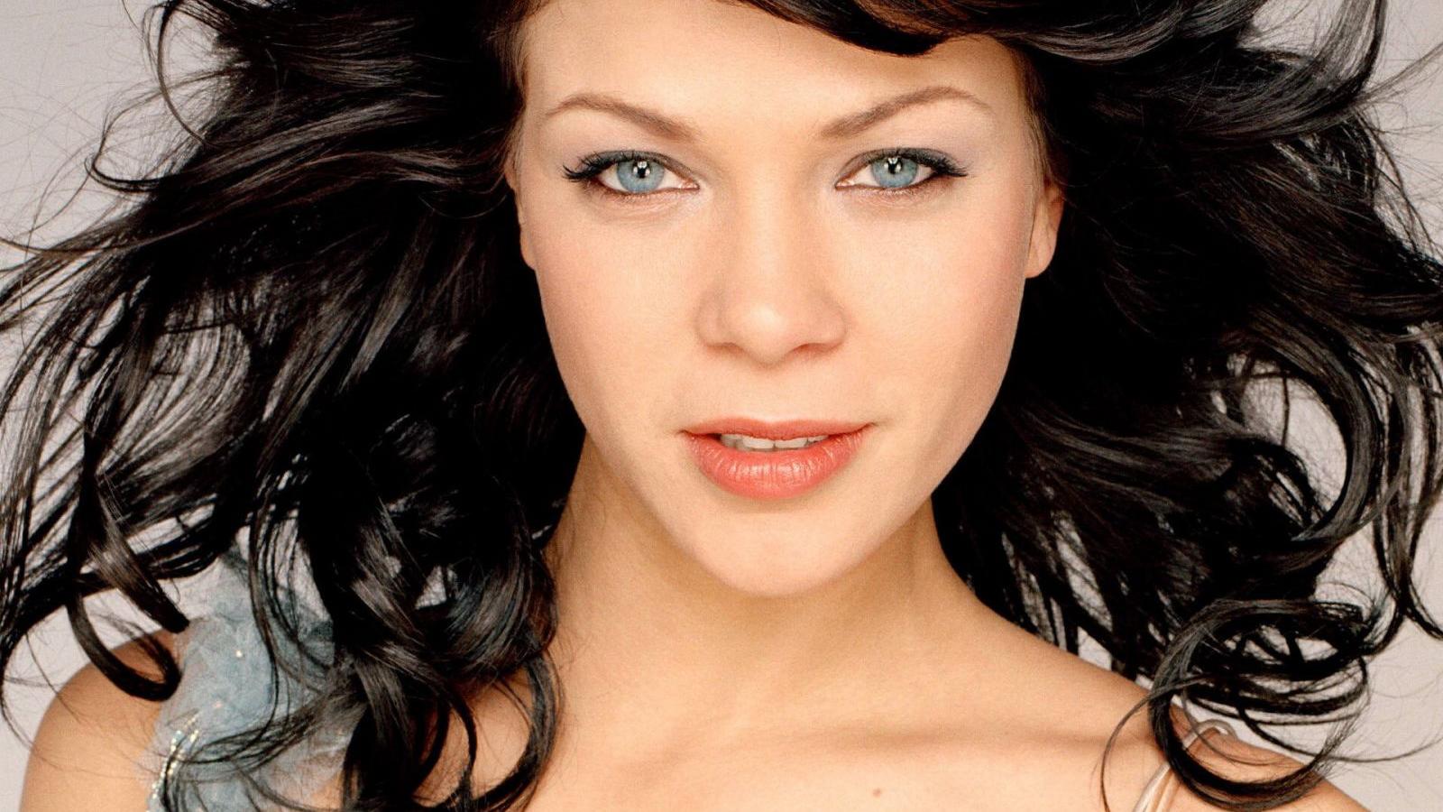 jessica schwarz, actress, brunette