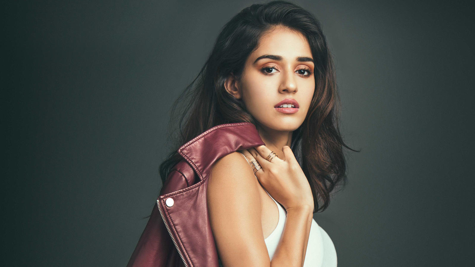 disha patani, actress, black hair, model