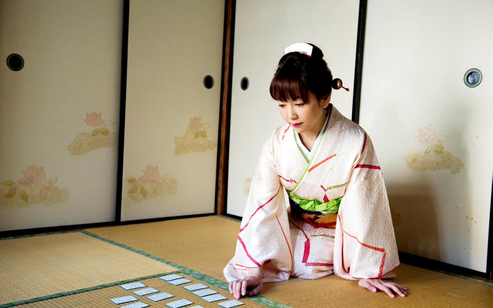 azusa kirihara, tatami, kimono, karuta, new year, asian
