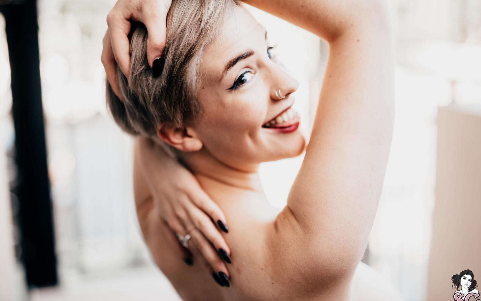 twitching allure, suicide girls, smile, tongue, twitchling