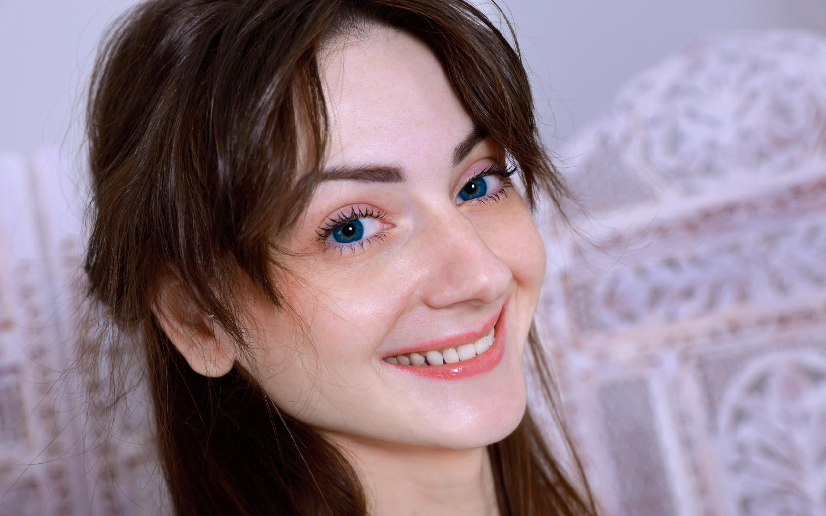 Download Photo 1680x1050 Mira Model Brunette Teen Russian Smile Cute Face Id 205076