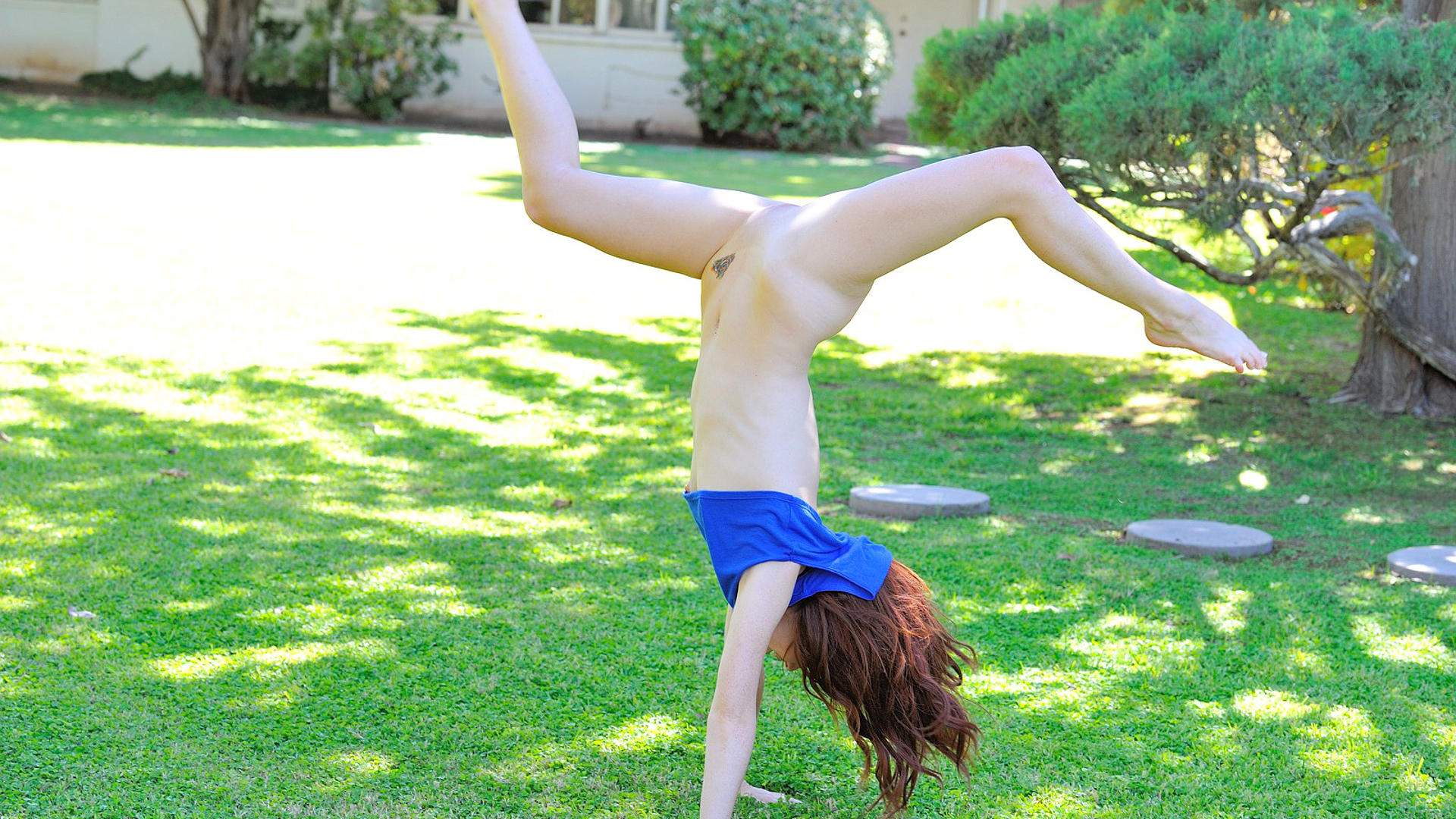 elle, elle alexandra, pussy, grass, legs, small tits, tiny tits