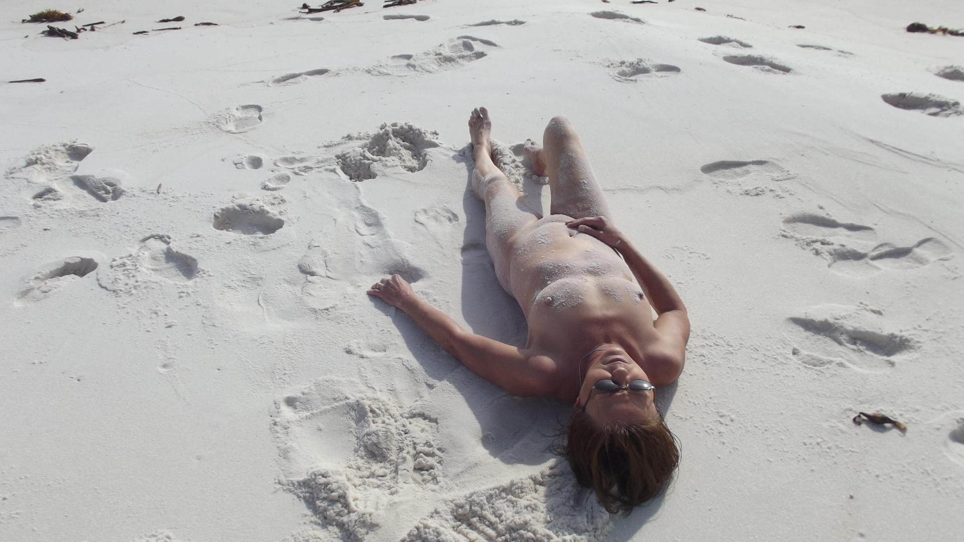 beach, nude, tits, legs, amateur, mature, sandy, sunglasses, sand