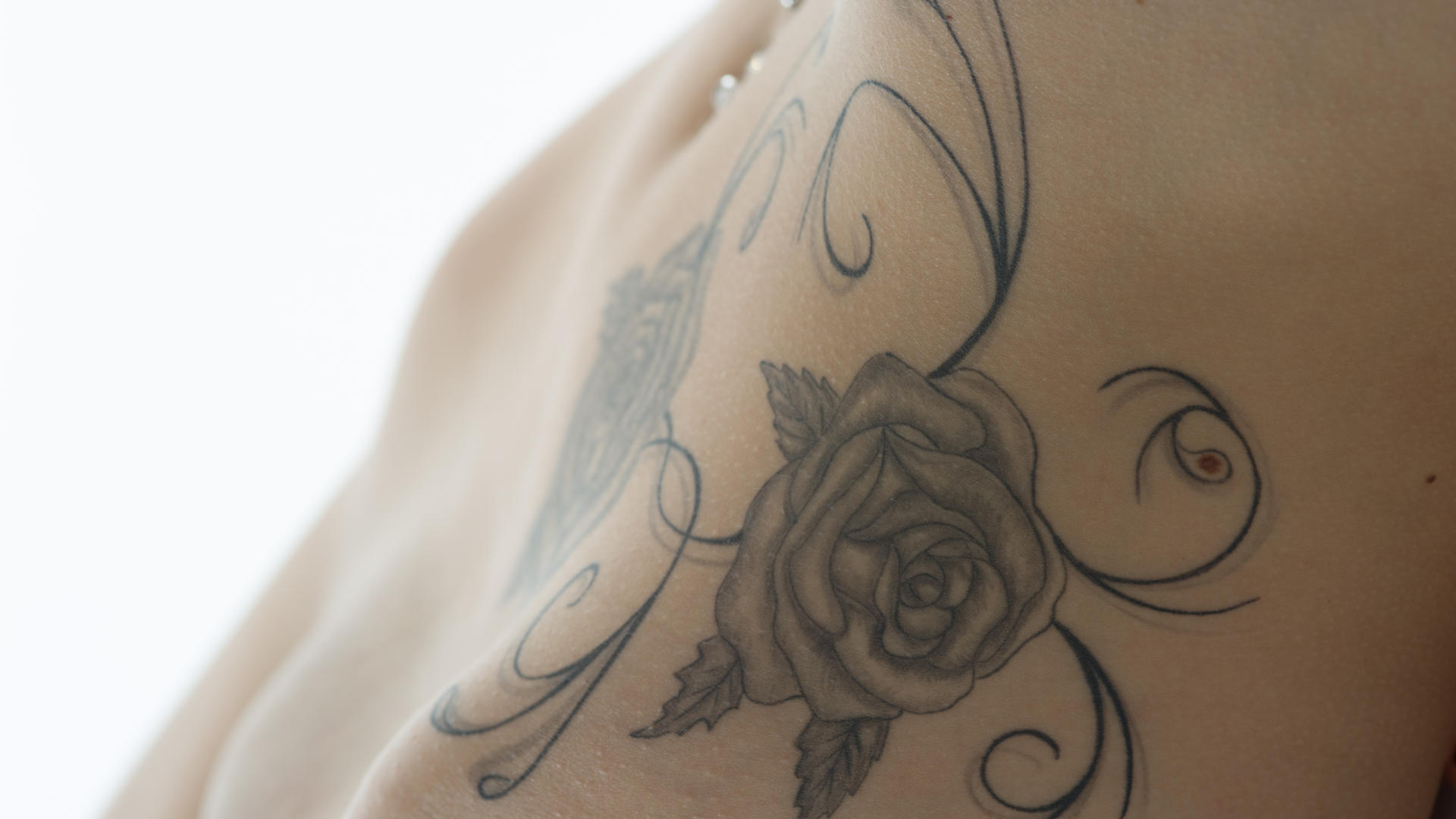 princess, erotic, shaved pussy, shaved, nude, naked, tattoo